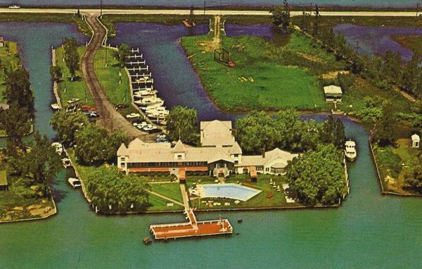 Idle Hour Hote Harsens Island (newer photo)