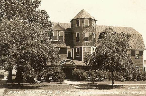 Hotel Windermere Mackinaw City 1942 From Aaron Frank (newer photo)