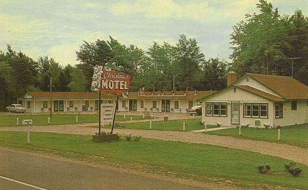 Christmas Motel Munising (newer photo)