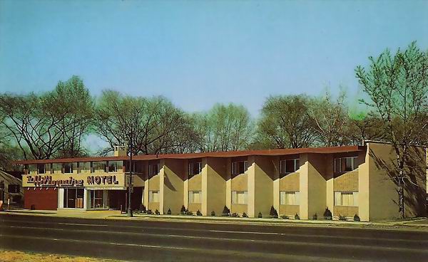 Hiltonaire Detroit (newer photo)