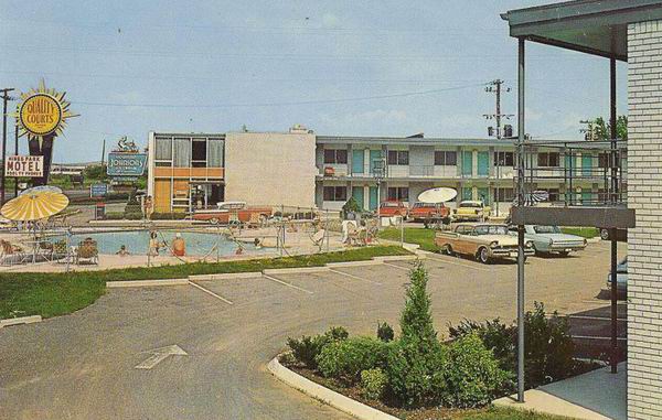 Hines Park Motel Livonia (newer photo)
