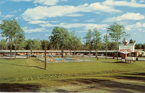 Starlite Motel Mackinaw City From Aaron Frank (newer photo)