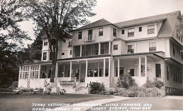 Roaring Brook Inn Harbor Springs (newer photo)