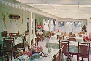 Hobby Crest Resort Dining Room Ludington.JPG