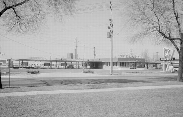 Swartzs Drive-In K-Zoo (newer photo)