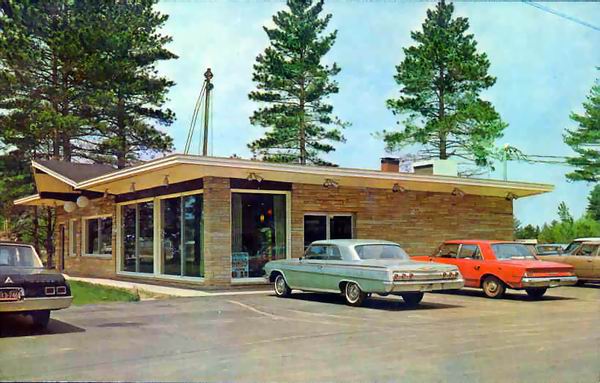 Wahlstroms Parkway Restaurant Se Of Marquette (newer photo)