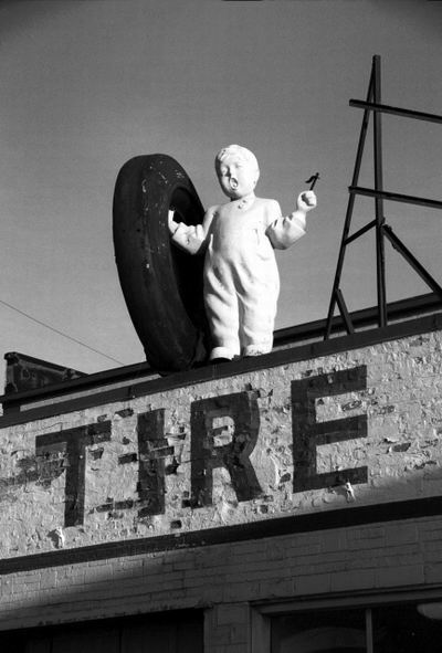 Tire Jon Milan Detroit (newer photo)